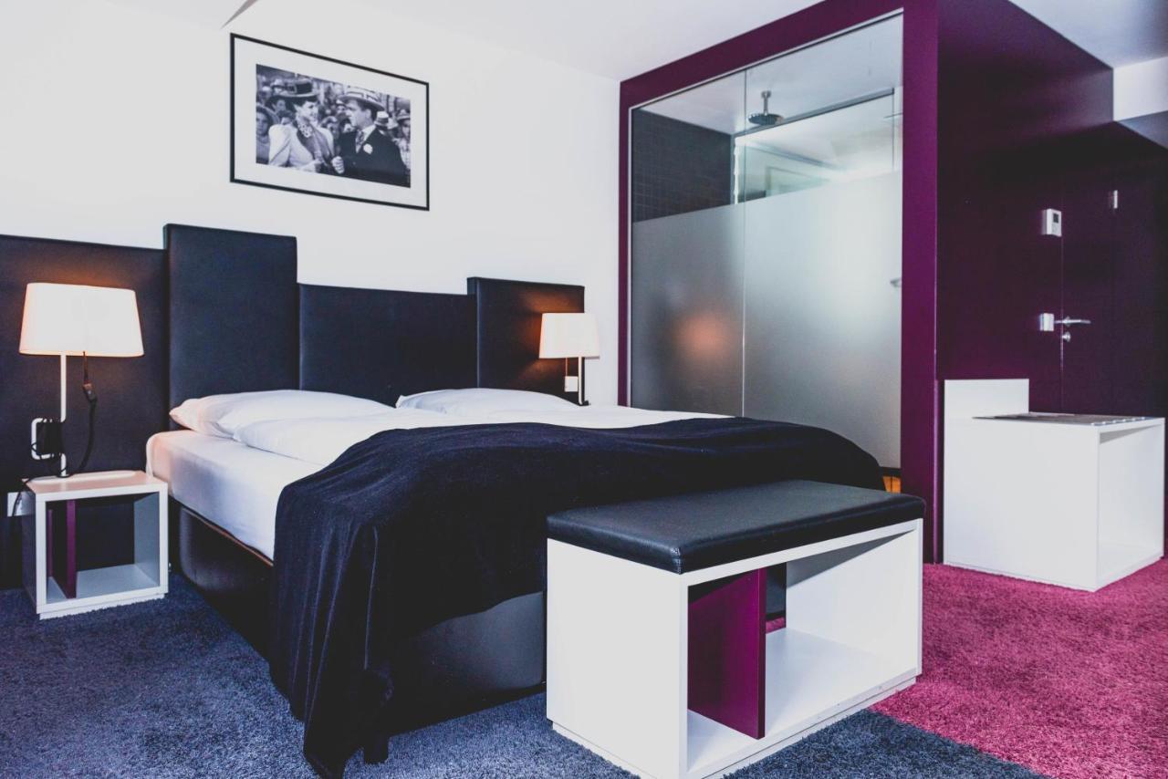 Hotel Bliss